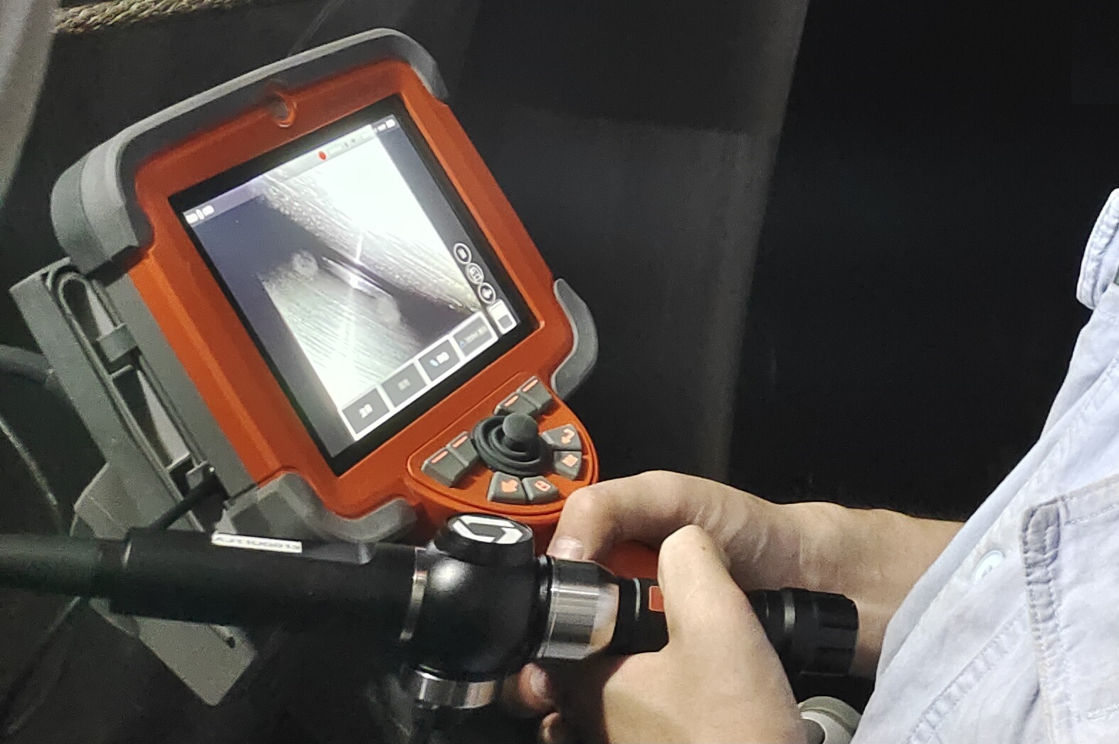 小口徑工業內窺鏡,可靈活擺動攝像頭的狹小空間目視檢查工具